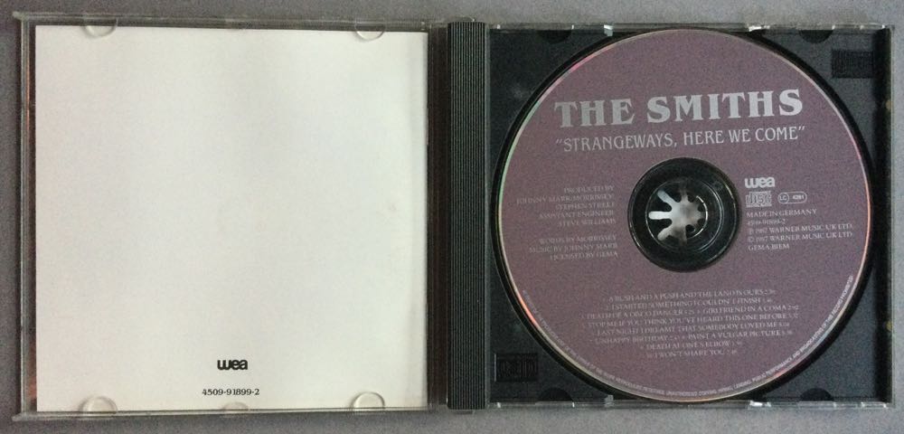 Strangeways, Here We Come - Smiths, The (CD - 36:10) music collectible [Barcode 745099189921] - Main Image 3