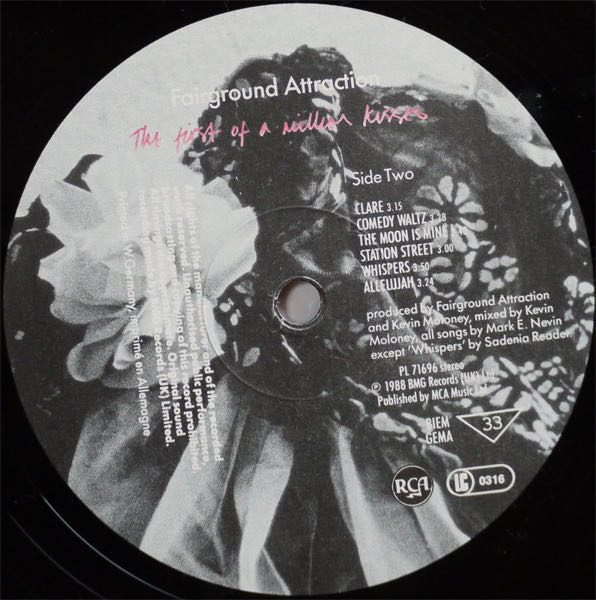 The First Of A Million Kisses - Fairground Attraction (12”) music collectible [Barcode 035627169618] - Main Image 4