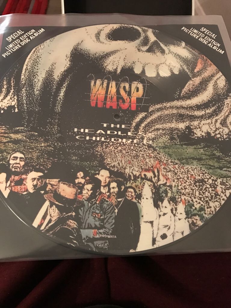 The Headless Children - Wasp music collectible [Barcode 077774894203] - Main Image 1
