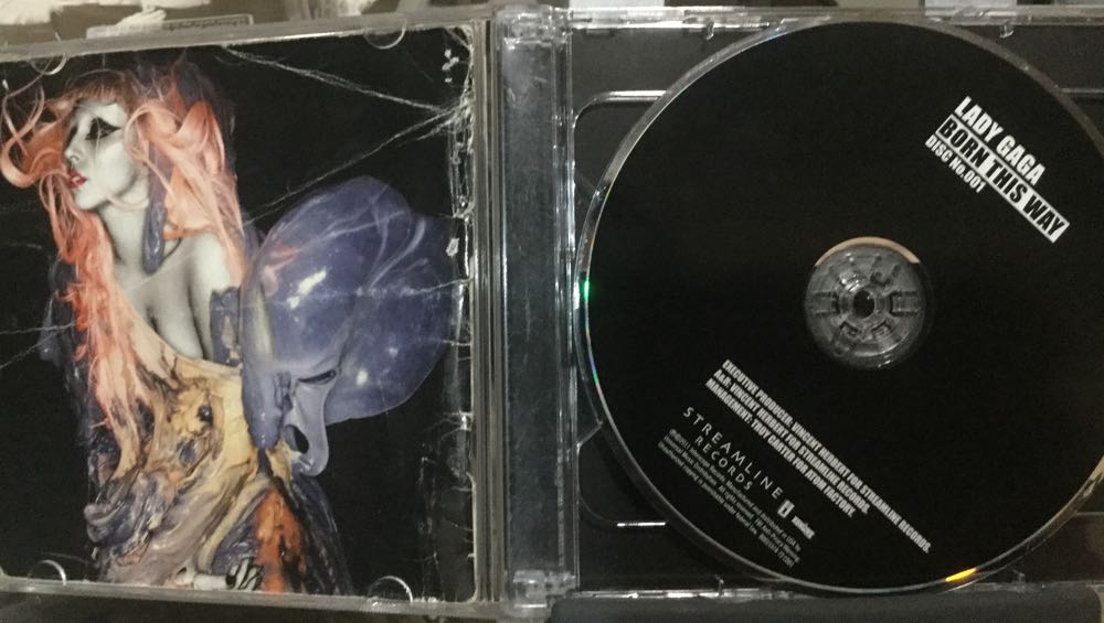 Born This Way (Deluxe Edition) - Lady Gaga (CD - 62) music collectible [Barcode 602527641256] - Main Image 3