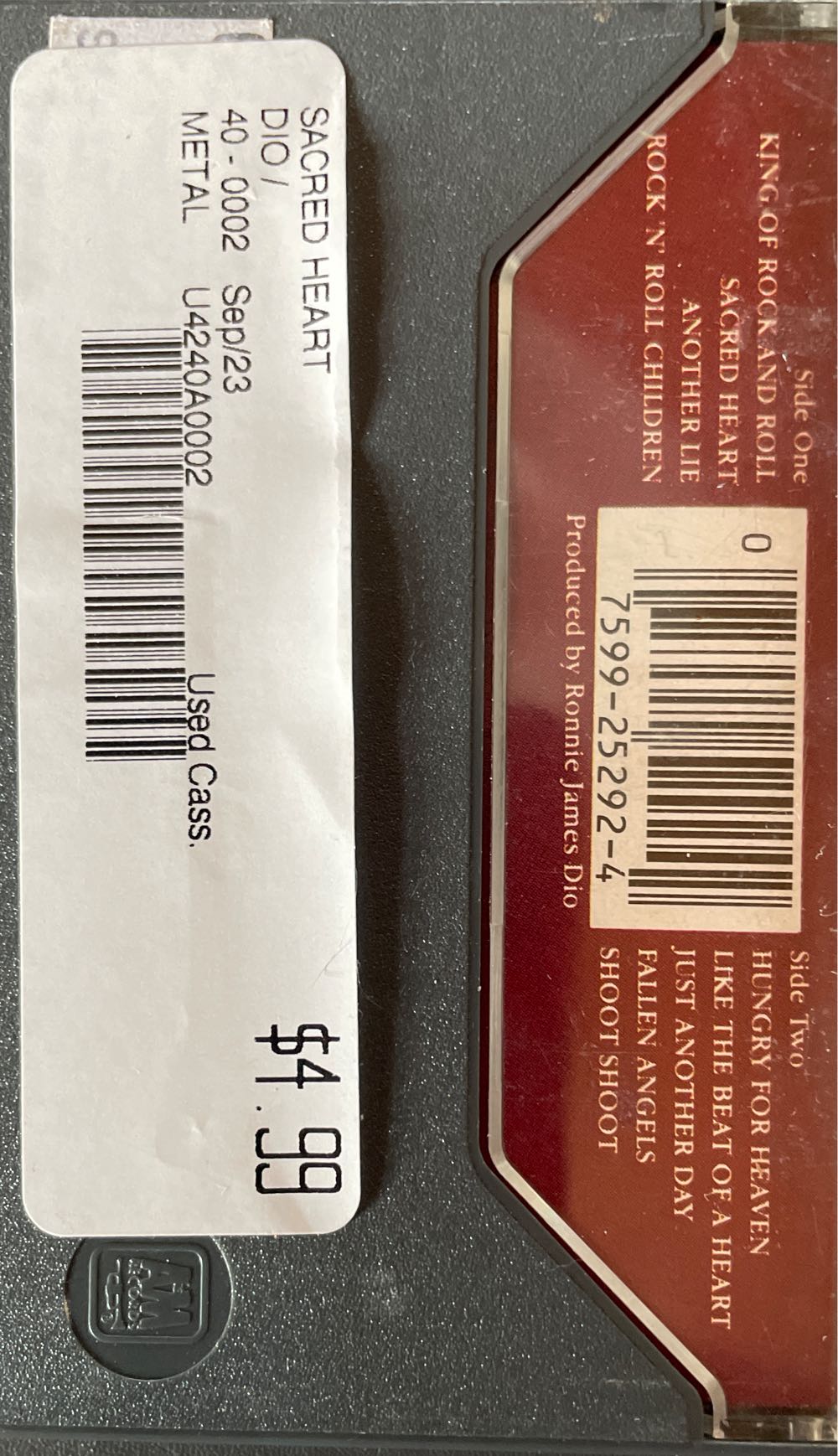 Sacred Heart - Dio (Cassette - 39) music collectible [Barcode 075992529242] - Main Image 2