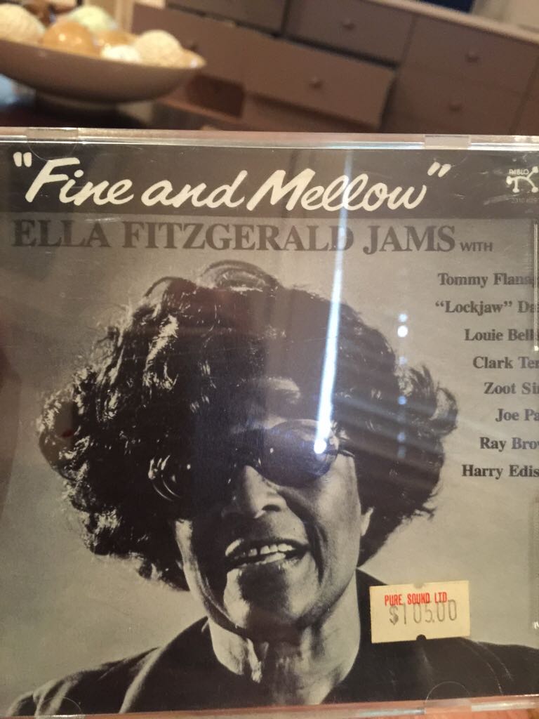 Queen of Jazz - Ella Fitzgerald (CD) music collectible [Barcode 5035462222184] - Main Image 1