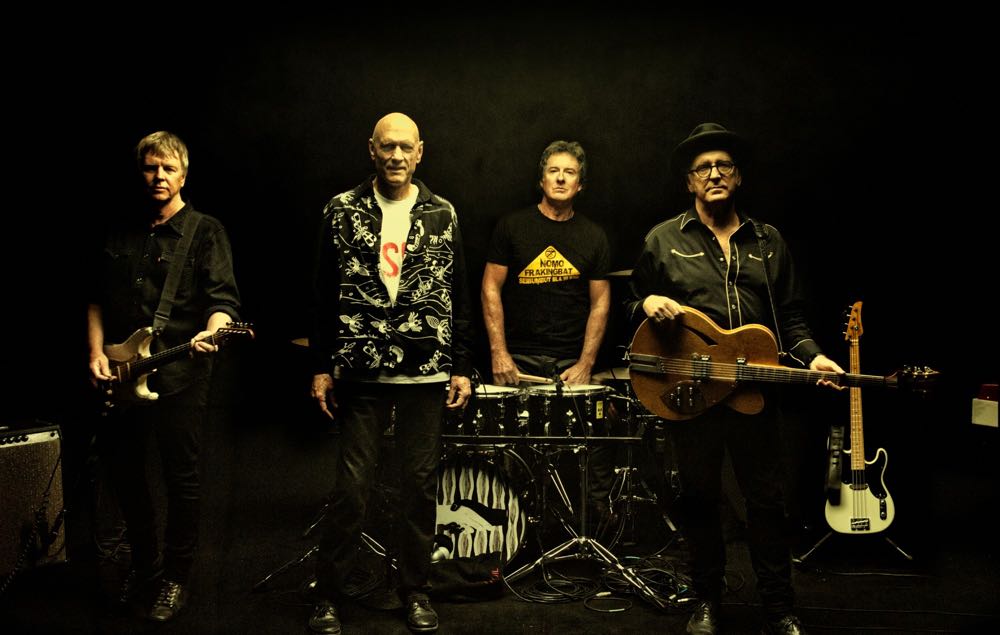 Earth and Sun and Moon - Midnight Oil (CD - 5359) music collectible [Barcode 9399747360524] - Main Image 4