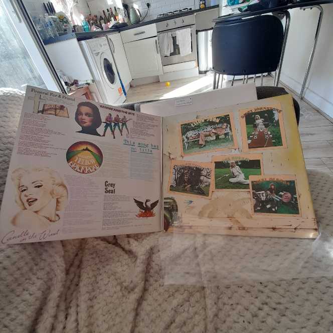 Goodbye Yellowbrick Road - Elton John (12” - 76) music collectible - Main Image 3