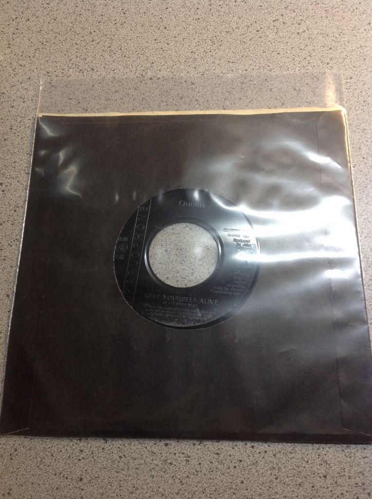 The Show Must Go On - Queen (7”) music collectible - Main Image 2