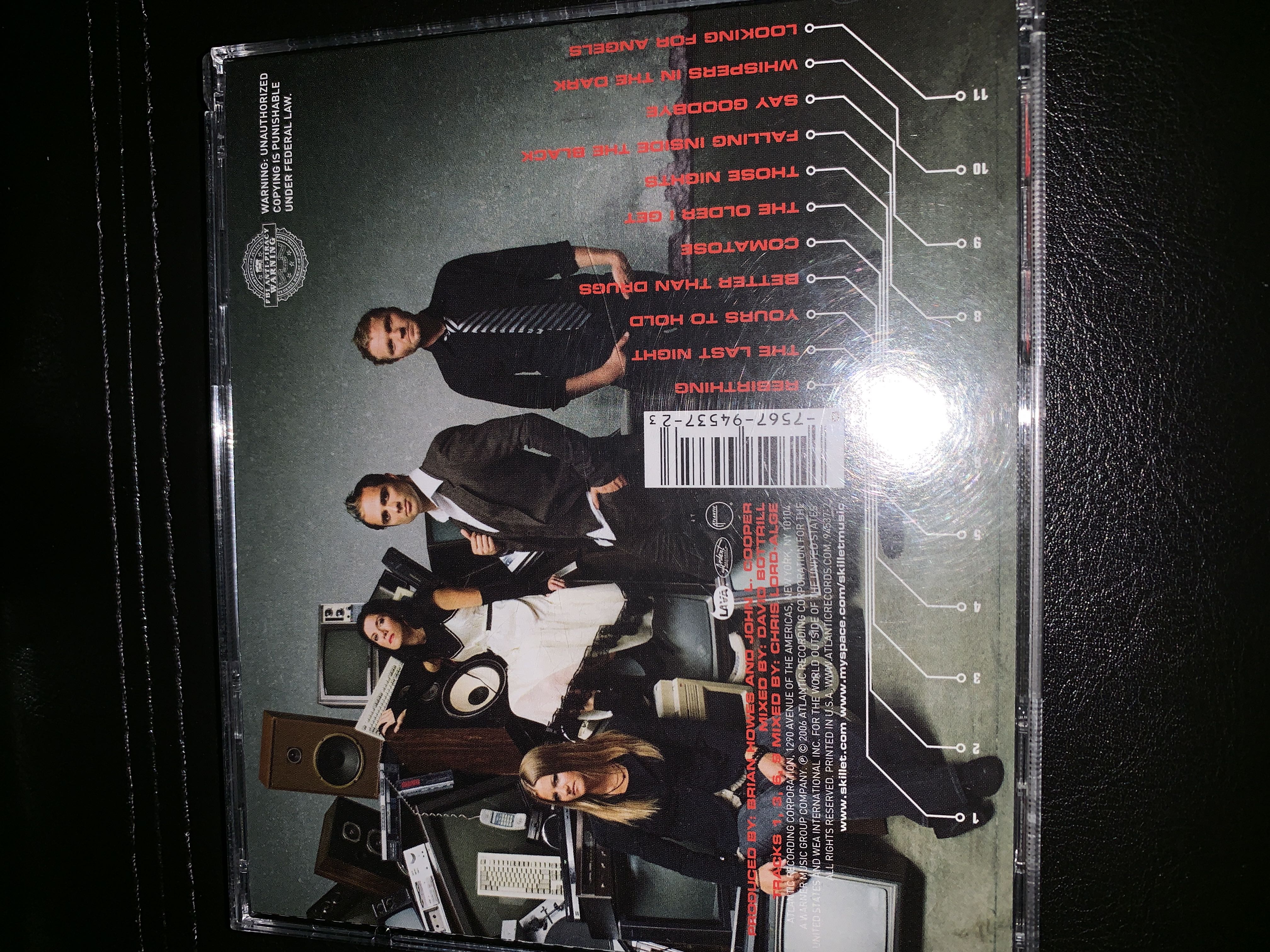 Comatose - Skillet (CD - 41:33) music collectible [Barcode 075679453723] - Main Image 2