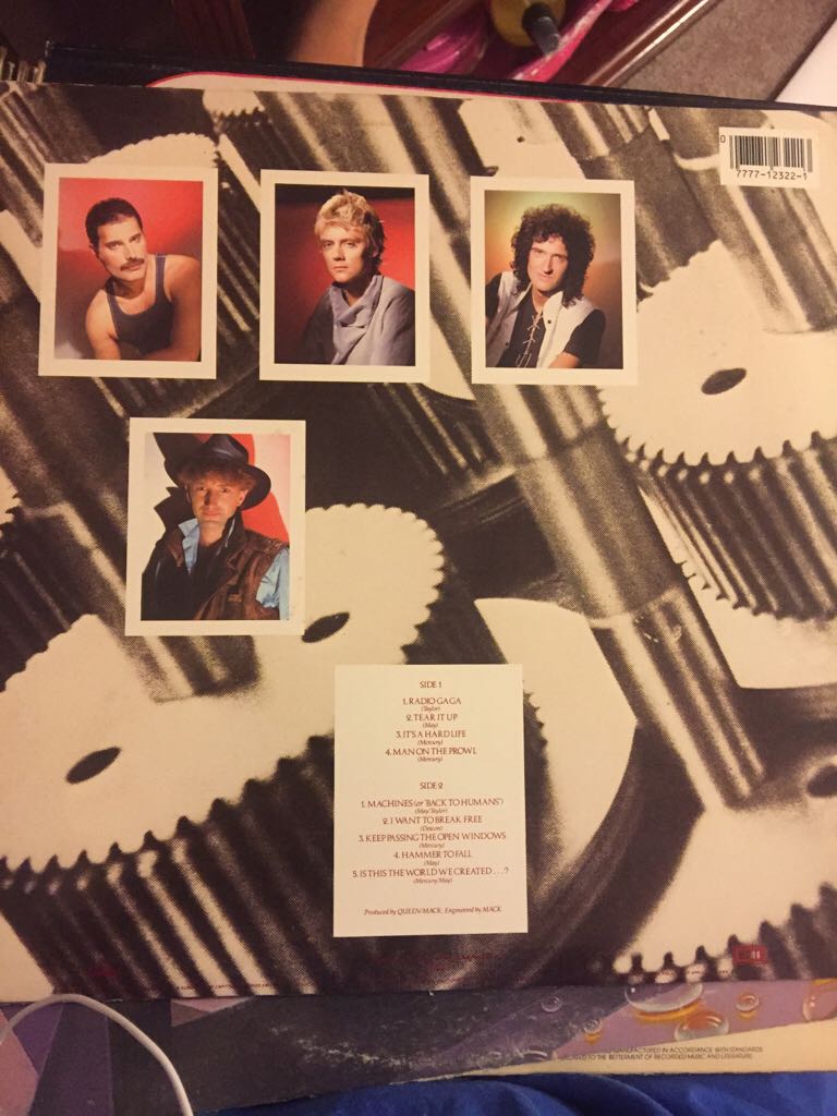 The Works - Queen (12” - 38) music collectible [Barcode 077771232213] - Main Image 2