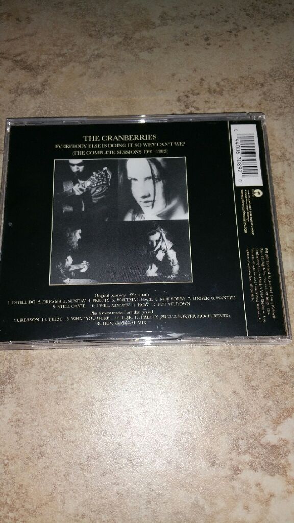 Everybody Else Is Doing It, So Why Can’t We? (The Complete Sessions 1991 - 1993) - Cranberries, The (CD - 59) music collectible [Barcode 044006308920] - Main Image 2