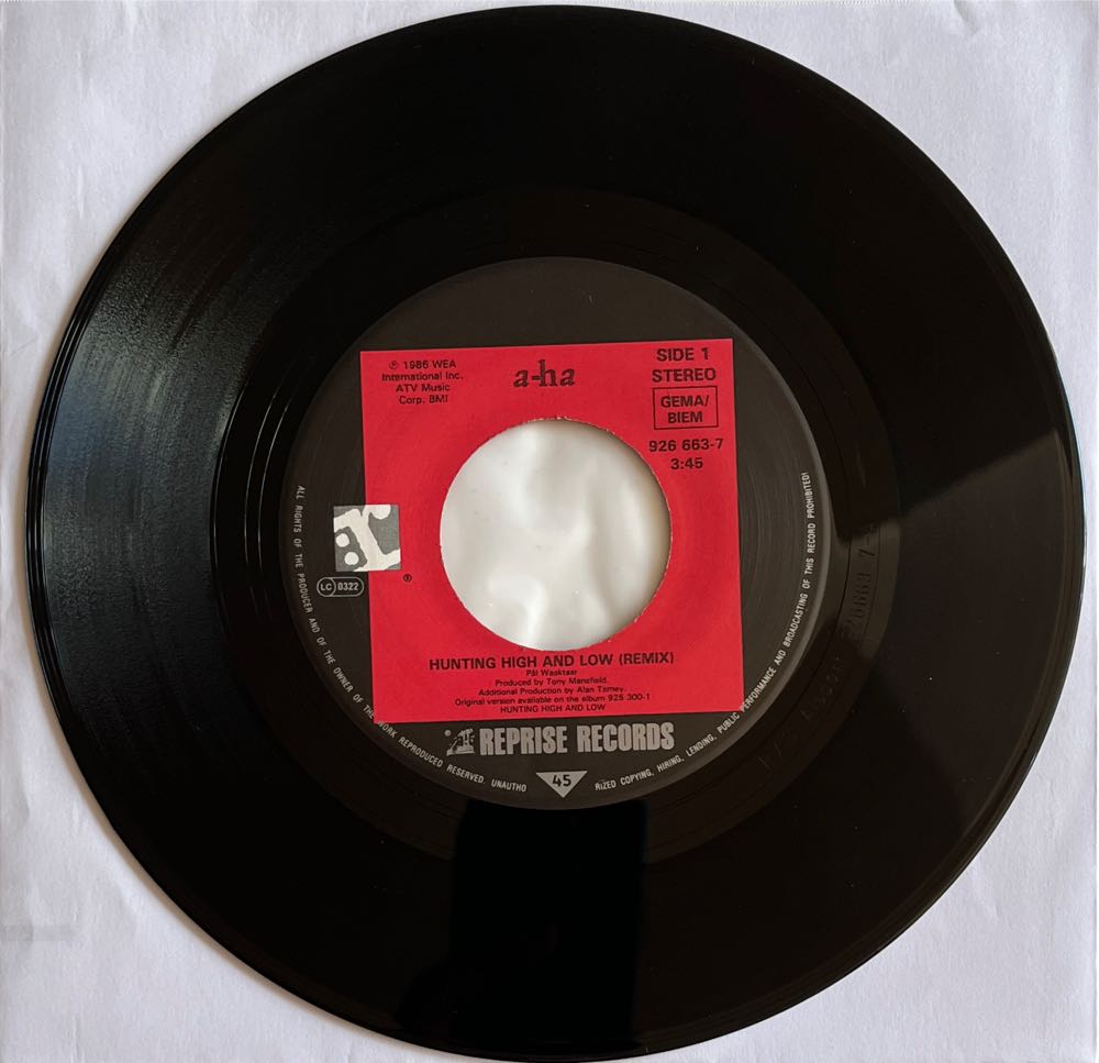 Hunting High And Low - a-ha ‎ (7” - 7) music collectible - Main Image 3