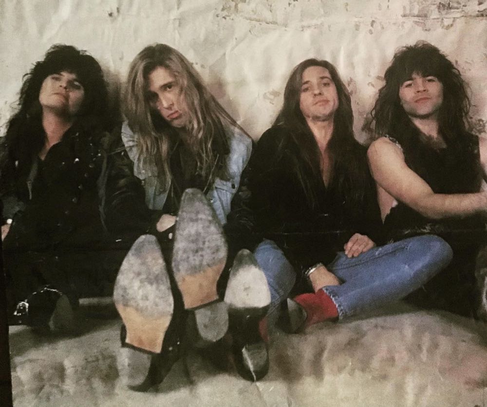 Dirty Weapons - Killer Dwarfs (MP3 - 39) music collectible [Barcode 074644513929] - Main Image 3