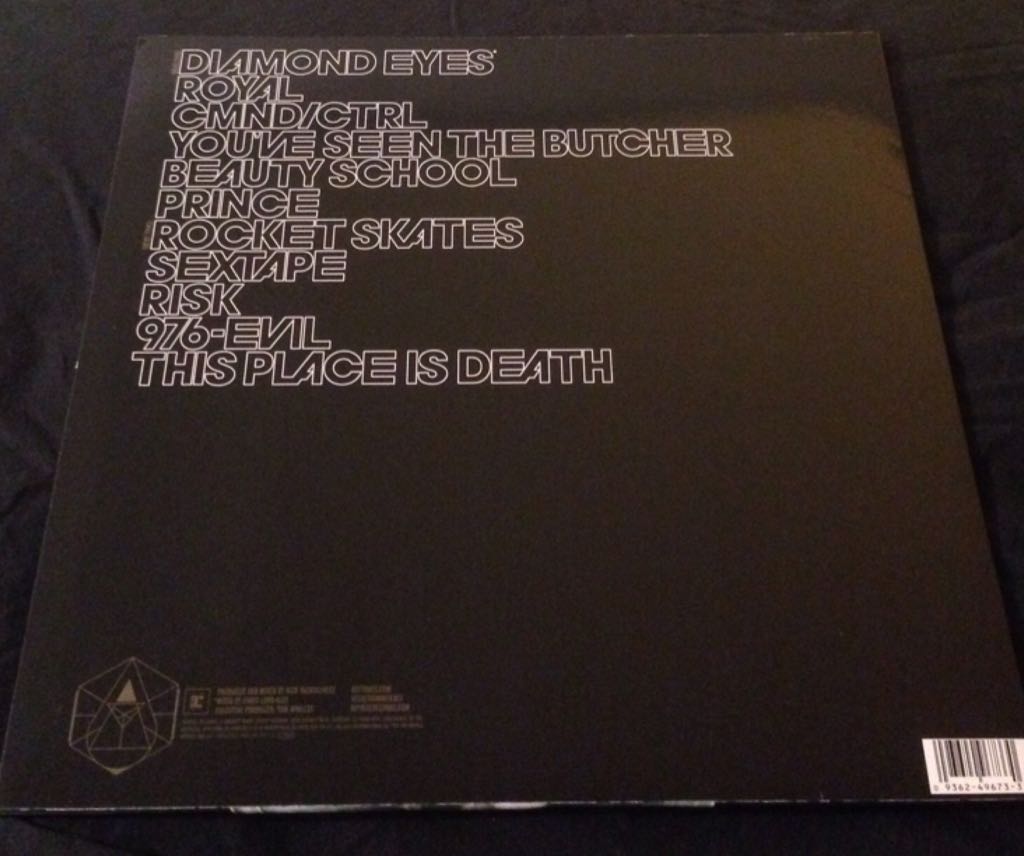 Diamond Eyes - Deftones (12” - 41) music collectible [Barcode 093624967330] - Main Image 2