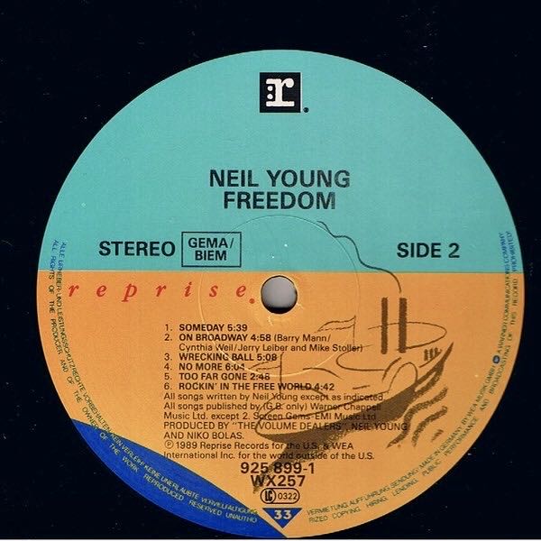 Freedom - Young, Neil-Vinyl LP-Original Pressung (12” - 61) music collectible [Barcode 075992589918] - Main Image 4