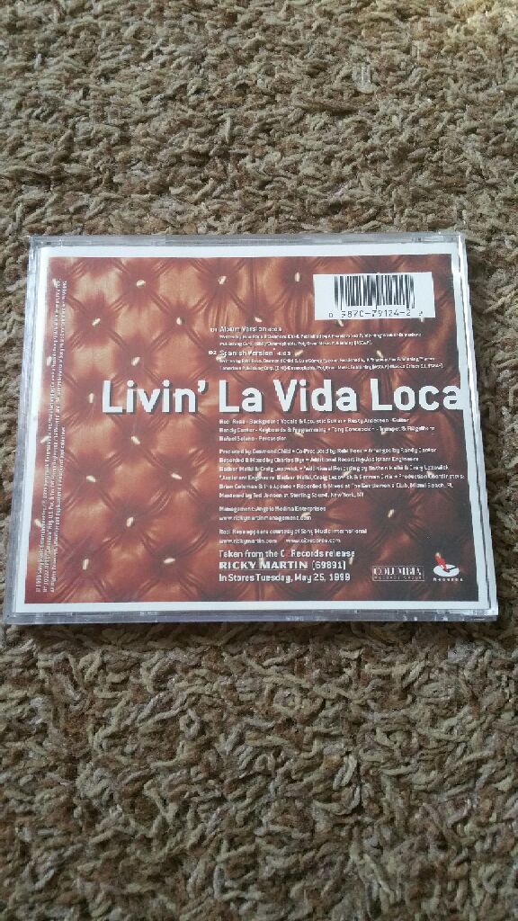 Livin’ La Vida Loca - Ricky Martin (CD) music collectible [Barcode 098707912429] - Main Image 2