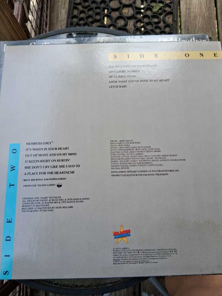 The Royal Treatment - Royal, Billy Joe (Cassette) music collectible [Barcode 075679065827] - Main Image 2