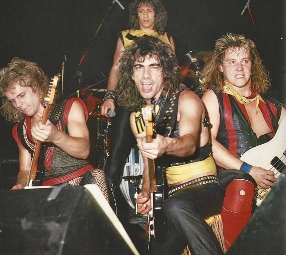 Over 60 Minutes With ... Helix - Helix (CD - 72:12) music collectible [Barcode 077779357123] - Main Image 3