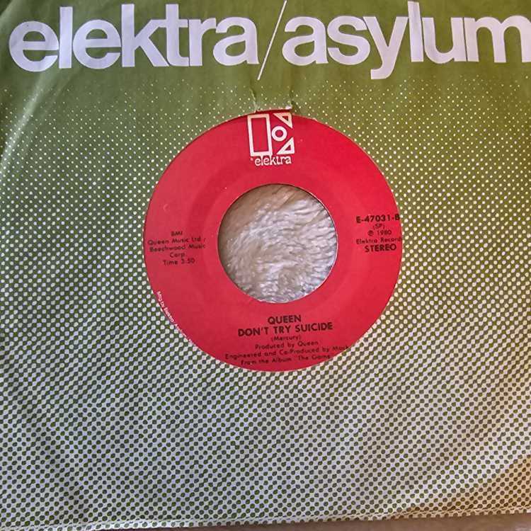 Another One Bites The Dust - Queen (7”) music collectible - Main Image 2