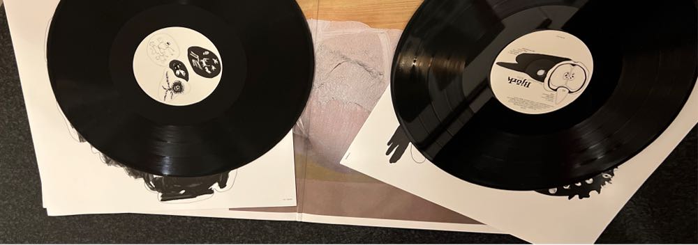 Greatest Hits - Bjork (12”) music collectible [Barcode 5016958049812] - Main Image 4