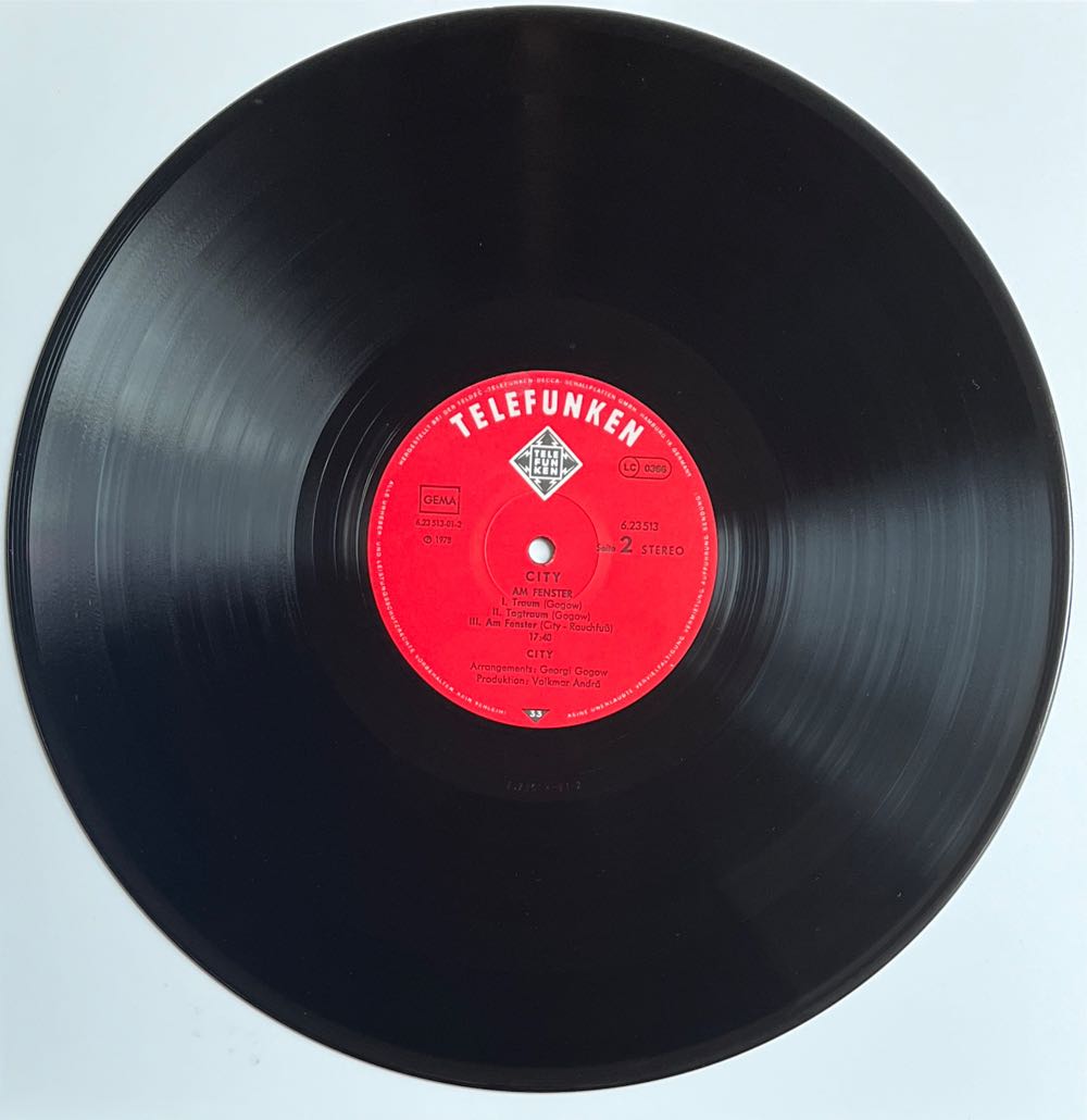 Am Fenster - City (12” - 38) music collectible [Barcode 889853112913] - Main Image 4