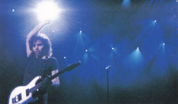 Dreaming #11 - Joe Satriani (Cassette) music collectible [Barcode 088561826543] - Main Image 2