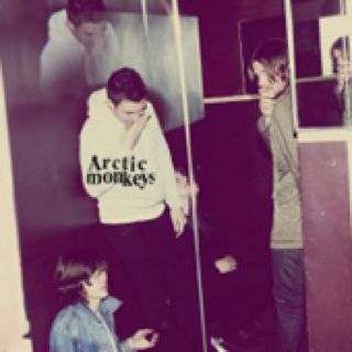 Humbug - Arctic Monkeys (CD - 40) music collectible [Barcode 801390023729] - Main Image 1