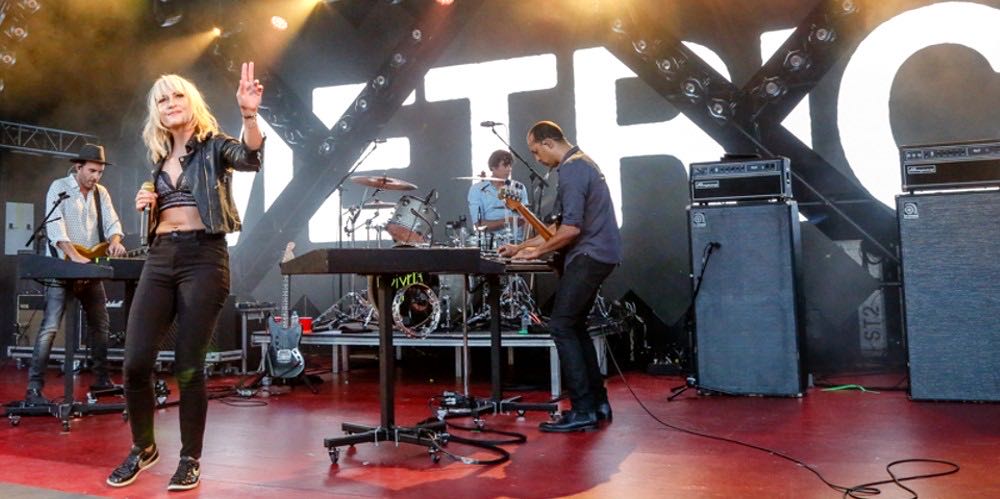 Synthetica -- Youth Without Youth - Metric (MP3) music collectible [Barcode 5050954277527] - Main Image 4