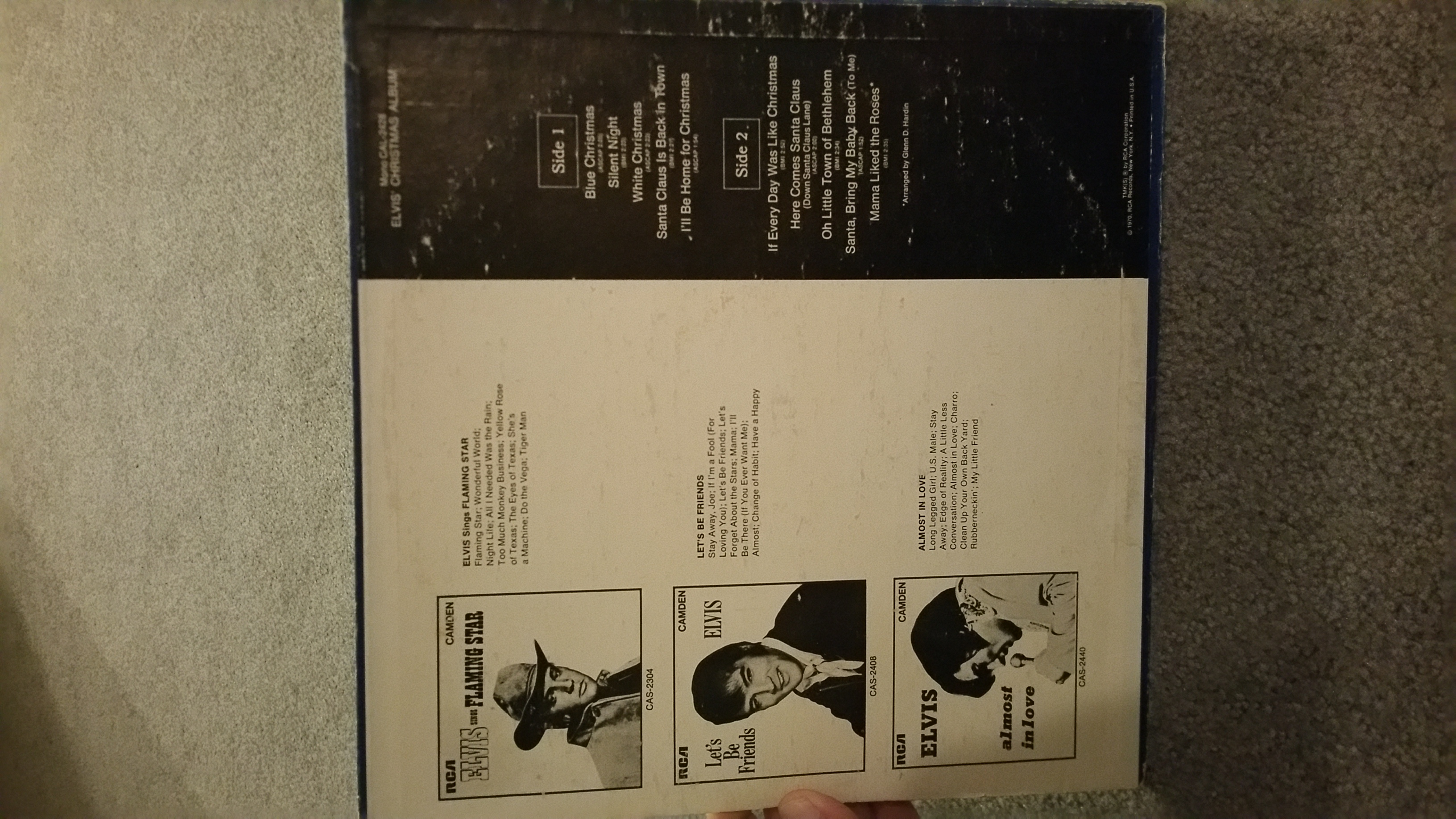 Elvis’ Christmas Album - Elvis Presley (12”) music collectible - Main Image 2