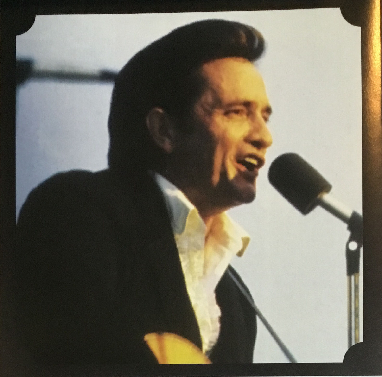 The Man In Black - 22 Greatest Hits - Johnny Cash (CD - 60) music collectible [Barcode 5014293612128] - Main Image 3