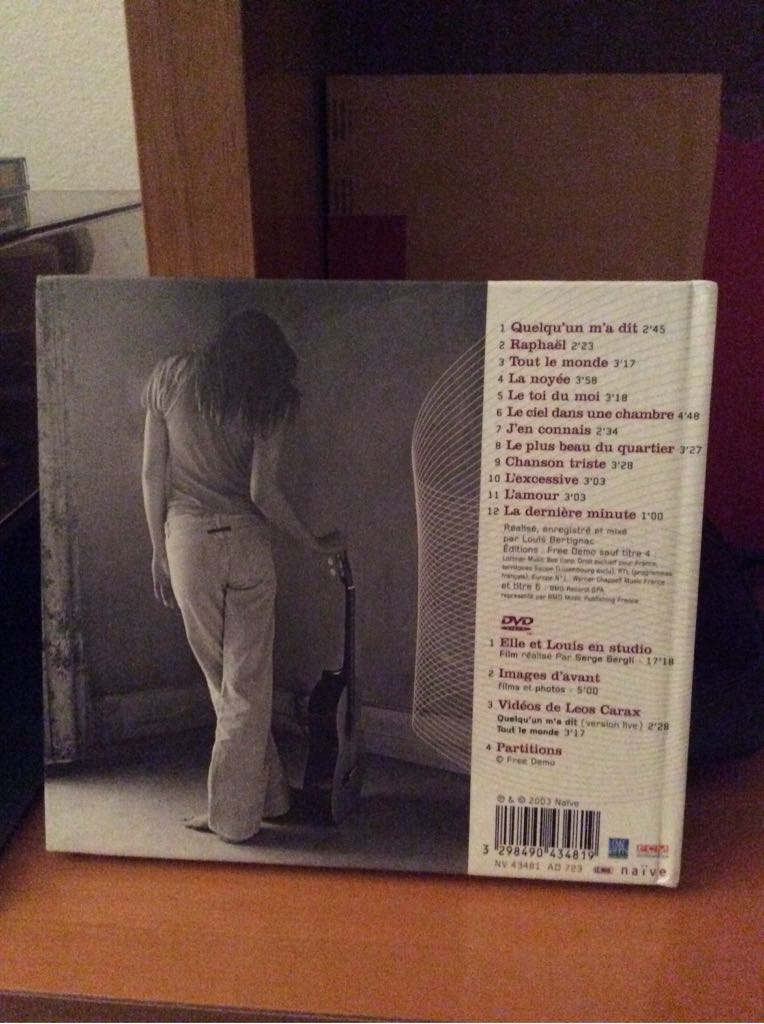 Quelqu’un m’a dit - Carla Bruni (CD/DVD - 37) music collectible [Barcode 3298490434819] - Main Image 2