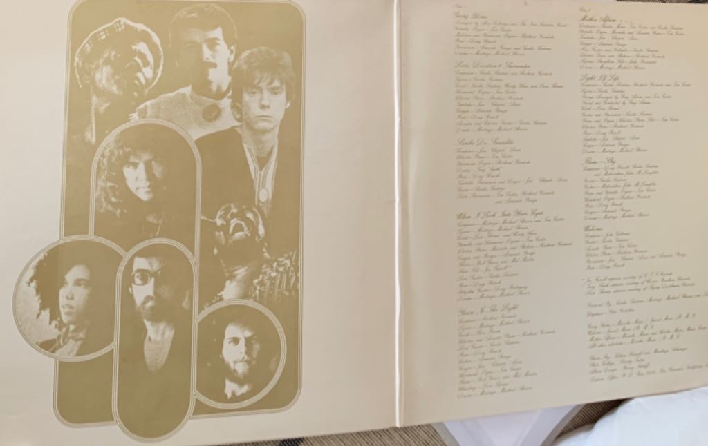 Welcome - Santana (12”) music collectible [Barcode 074643244510] - Main Image 2