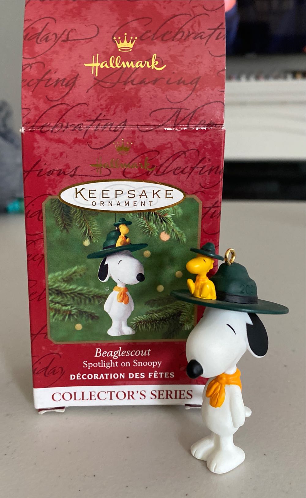 Beaglescout SOS #4 - Spotlight On Snoopy (Peanuts) ornament collectible [Barcode 015012588774] - Main Image 3