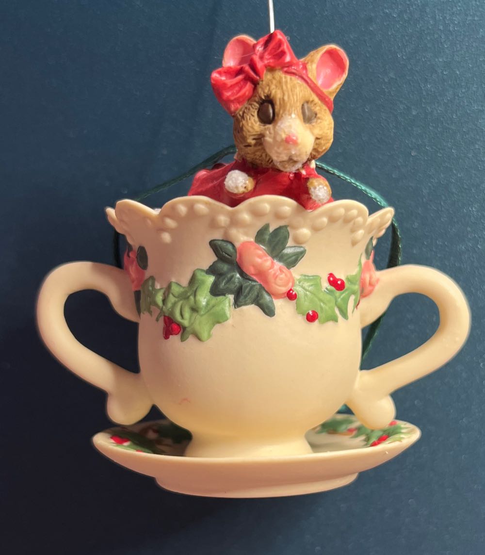 Grandmother - Grandma (Hallmark Keepsake) ornament collectible [Barcode 015012593617] - Main Image 3