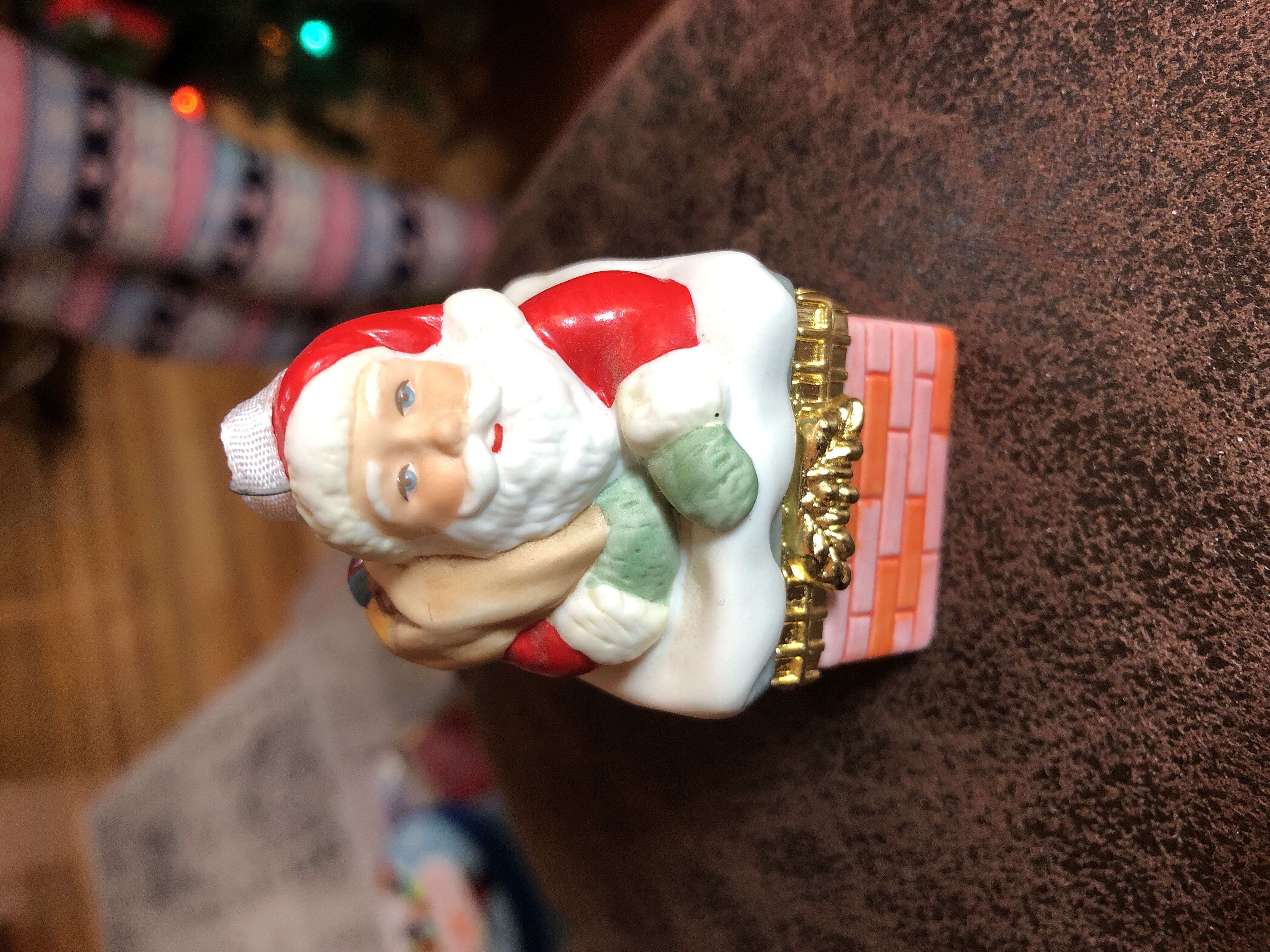 Santa’s Sweet Surprise  - Santa (Santa) ornament collectible [Barcode 015012595055] - Main Image 2