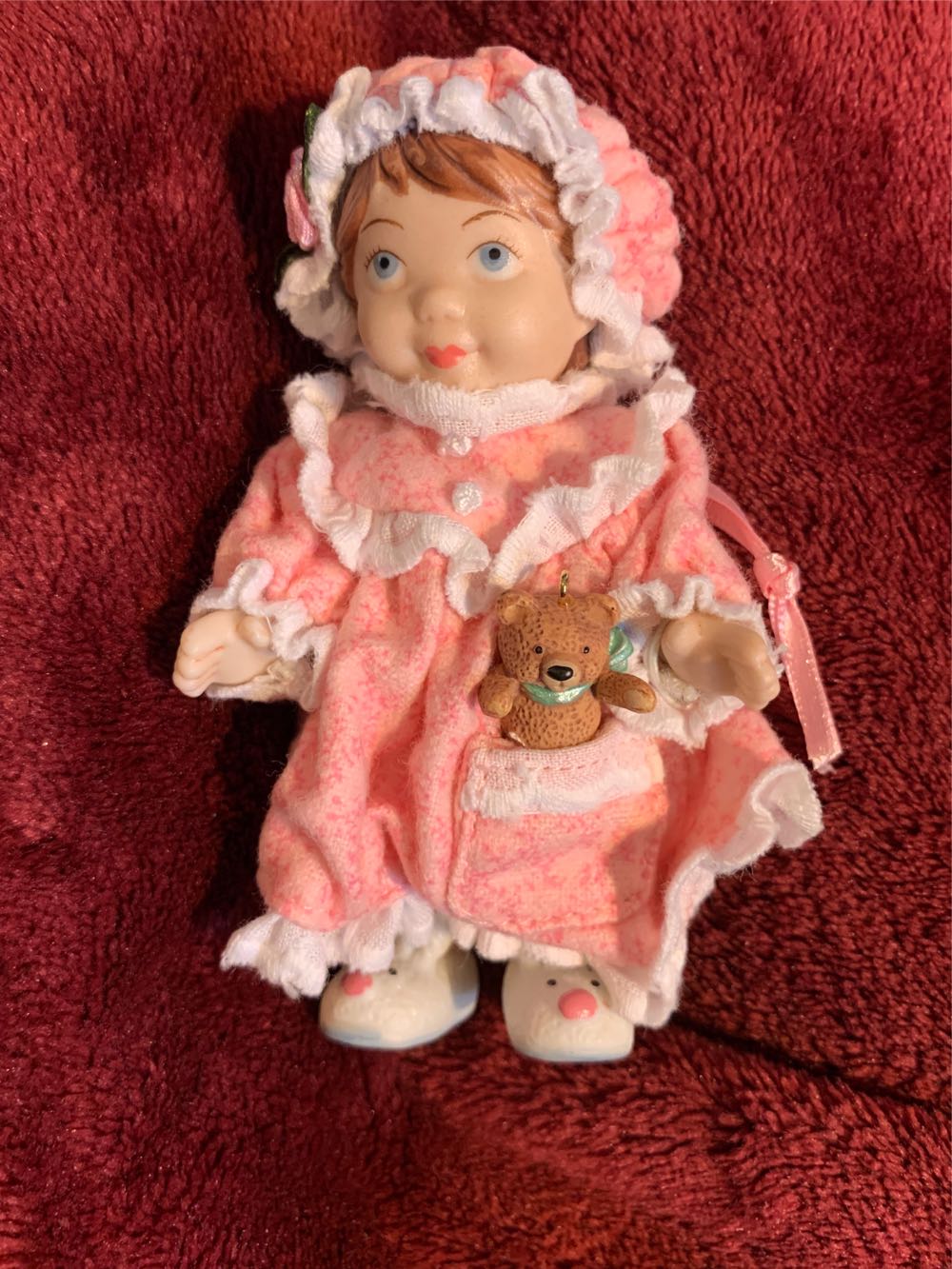 Mistletoe Miss - Mistletoe Miss (Collector’s Series) ornament collectible [Barcode 015012603200] - Main Image 3