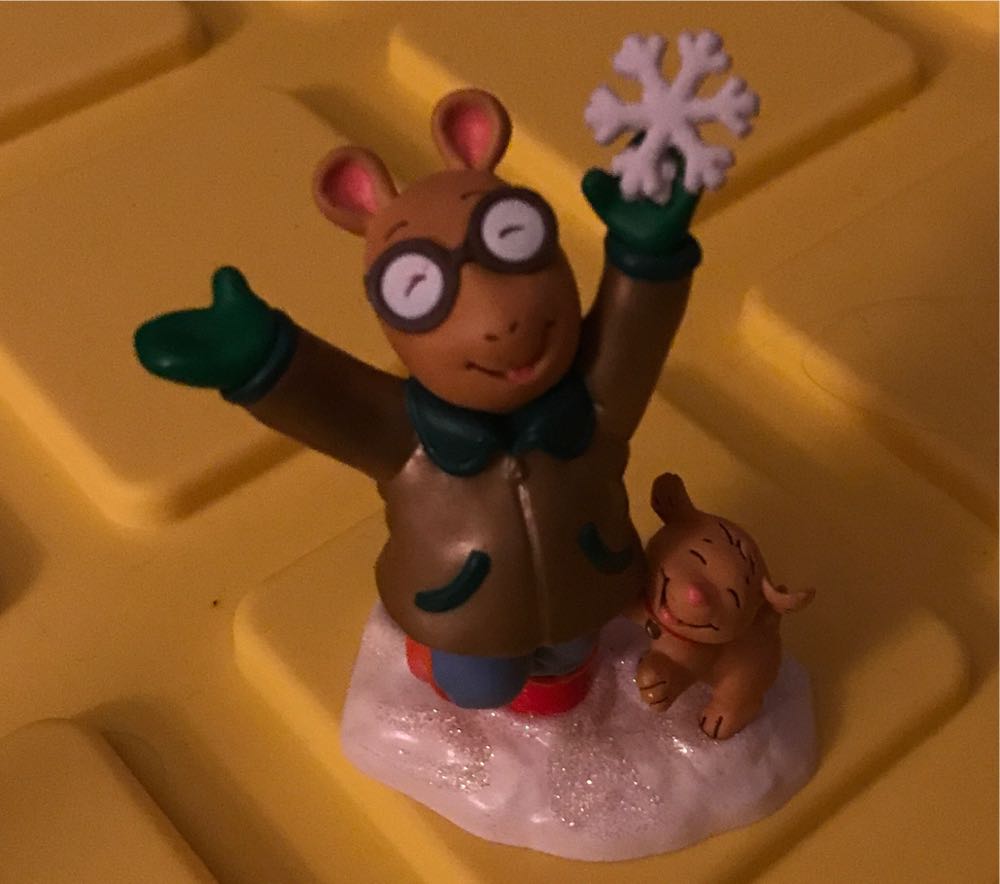 Arthur A Perfect Christmas! 25th Anniversary - Arthur (Arthur) ornament collectible [Barcode 015012629941] - Main Image 2