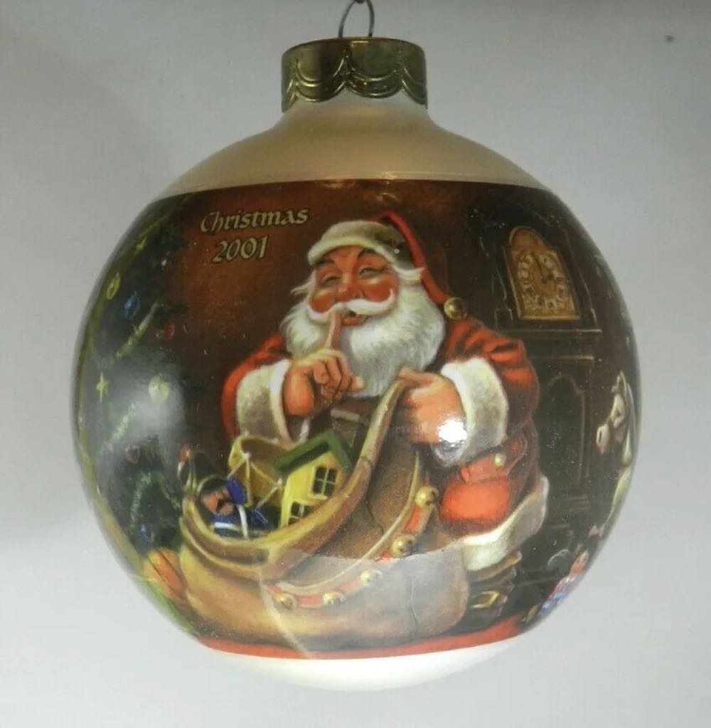 Hallmark Keepsake. Christmas. Glass Ornament. 2001. Jolly Visitor. Designed By Tracy Larsen. - Keepsake Glass Ball (Jolly Visitor) ornament collectible [Barcode 015012630442] - Main Image 4