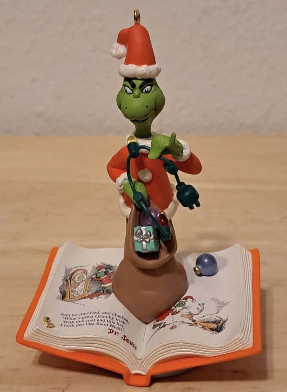 Dr Suess: What A Grinchy Trick! - Dr. Seuss (Grinch) ornament collectible [Barcode 015012652697] - Main Image 4