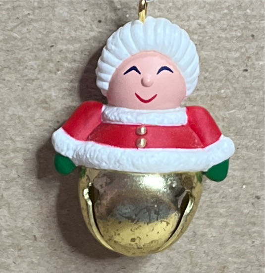 Christmas Bells #8 - Mrs. Claus QXM4326 - Christmas Bells (Bells) ornament collectible [Barcode 015012680492] - Main Image 3