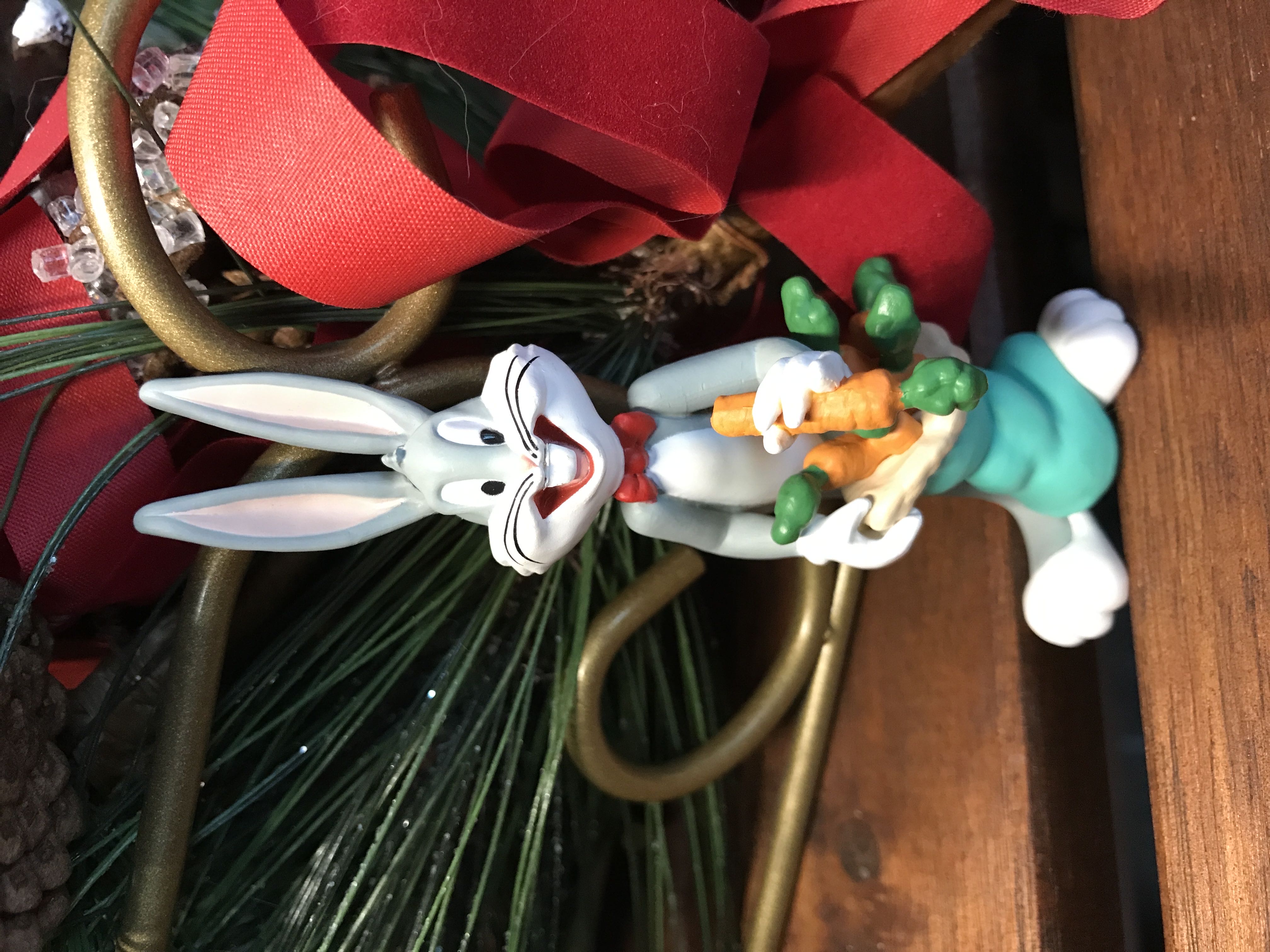 Bugs Bunny - Looney Tunes (Cartoon Characters) ornament collectible [Barcode 015012032062] - Main Image 2