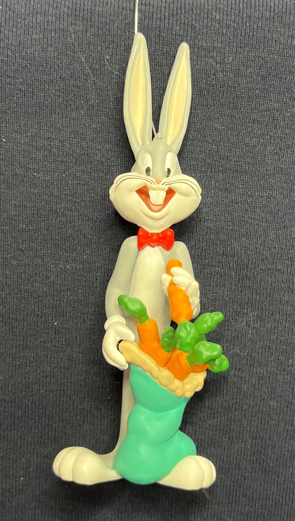 Bugs Bunny - Looney Tunes (Cartoon Characters) ornament collectible [Barcode 015012032062] - Main Image 3