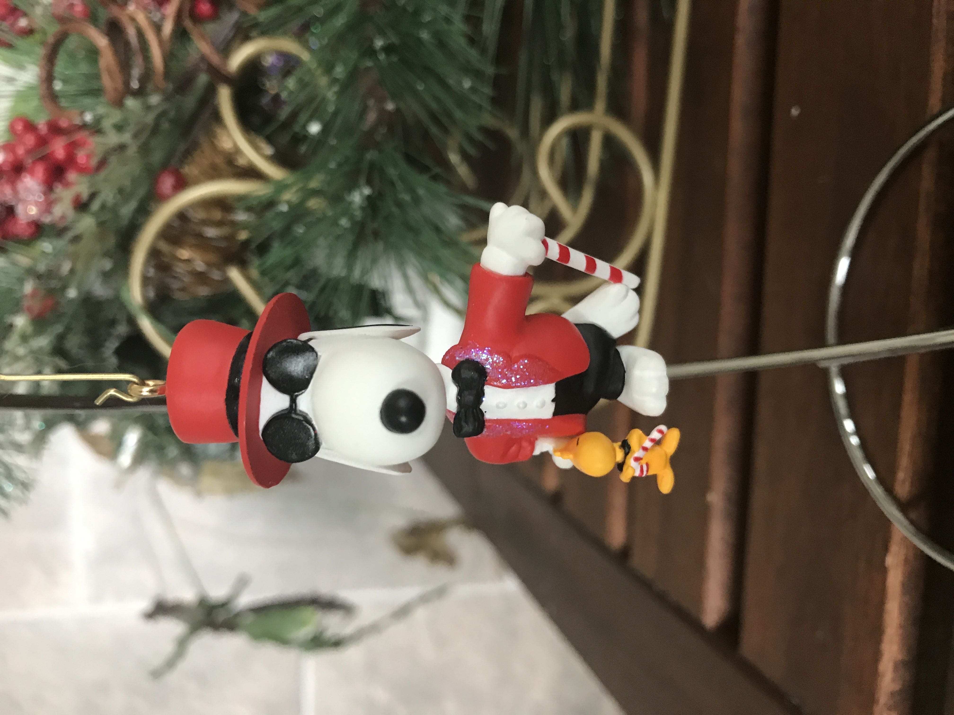 #6 Joe Cool - Spotlight On Snoopy (Peanuts) ornament collectible [Barcode 015012715965] - Main Image 2