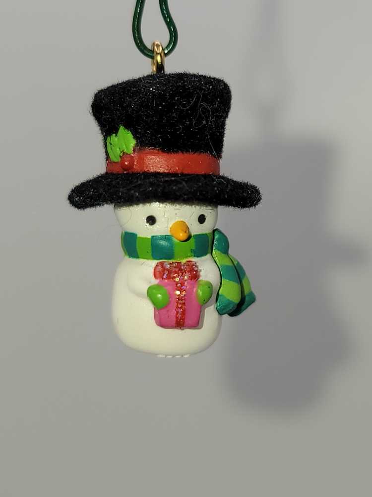 Snow Cozy - Miniature Collector Series (Miniature) ornament collectible [Barcode 015012722819] - Main Image 3