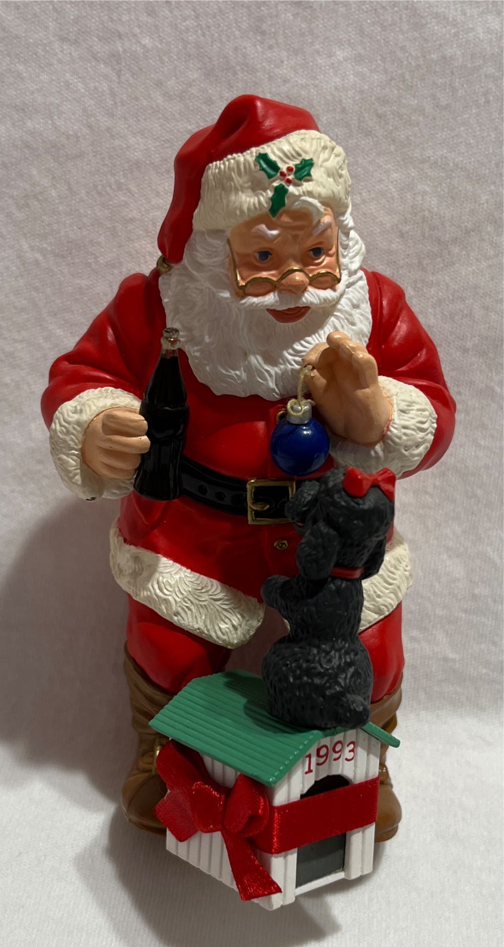 Playful Pals - Coca-Cola Santa (Santa) ornament collectible [Barcode 015012081077] - Main Image 3
