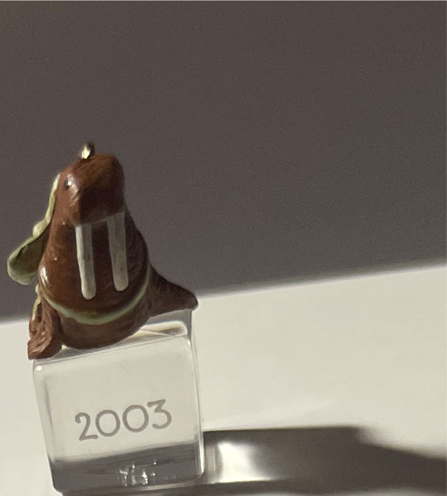 Miniature Ice Block Buddies #4 (2003) - Ice Block Buddies (Keepsake Miniature) ornament collectible [Barcode 015012741513] - Main Image 4