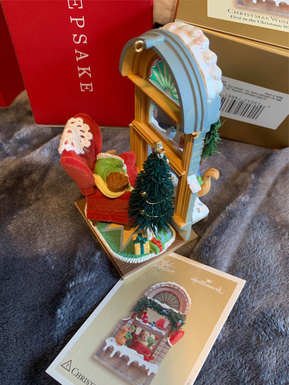 Christmas Window 2003 - Christmas Window (Waiting for Santa) ornament collectible [Barcode 015012746617] - Main Image 4