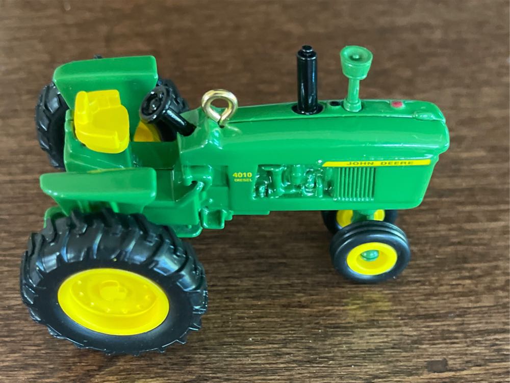 John Deere Model 4010 - John Deere (John Deere) ornament collectible [Barcode 015012798937] - Main Image 3