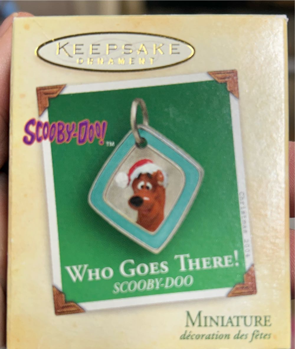 Who Goes There! - Scooby-Doo (Miniature) ornament collectible [Barcode 015012804843] - Main Image 4