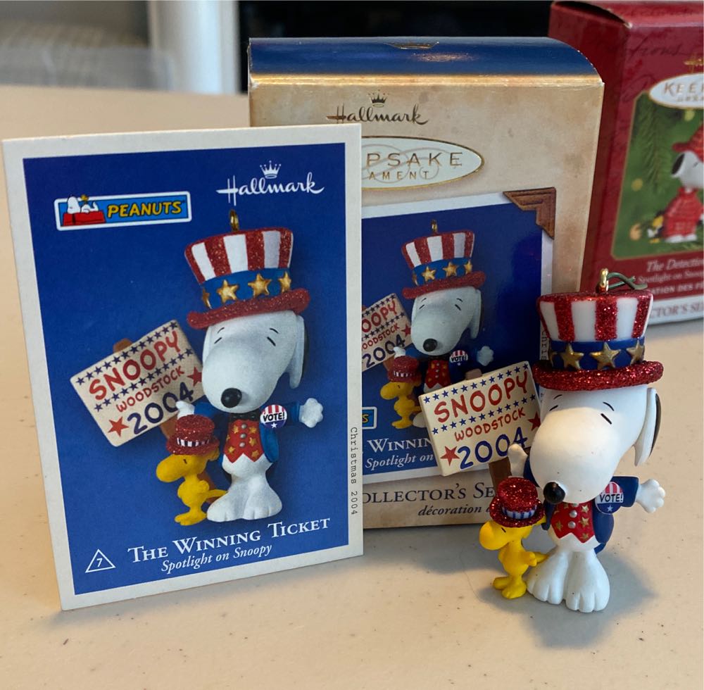 The Winning Ticket (Duplicate) - Spotlight On Snoopy (Snoopy) ornament collectible [Barcode 015012809343] - Main Image 4