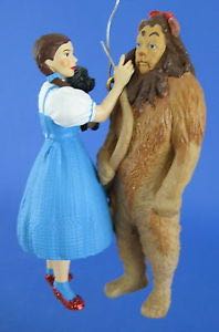 Oz: “DOROTHY and COWARDLY LION” - The Wizard of Oz - Off to See the Wizard (Hanging Ornament) ornament collectible [Barcode 015012811414] - Main Image 2