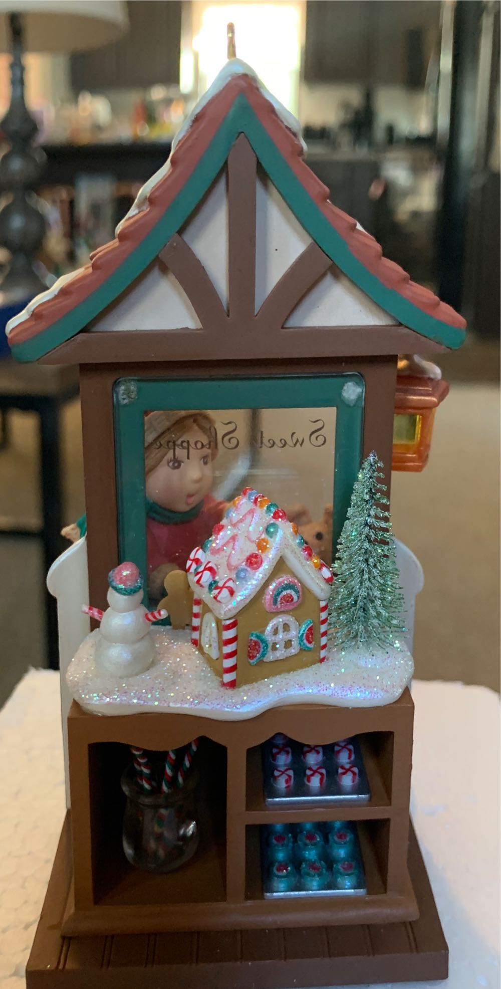 Christmas Window 2004 - Christmas Window (Christmas Window KOC) ornament collectible [Barcode 015012812855] - Main Image 4