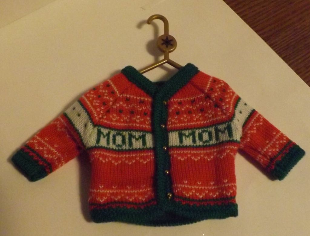 Mom Sweater - Mom And Dad (Keepsake Ornament) ornament collectible [Barcode 015012815412] - Main Image 2